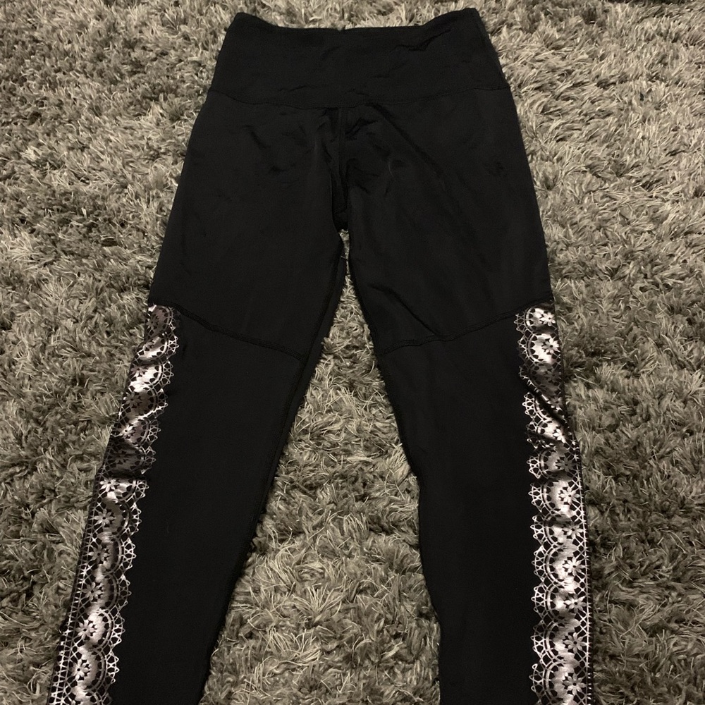 Yoga pants never worn